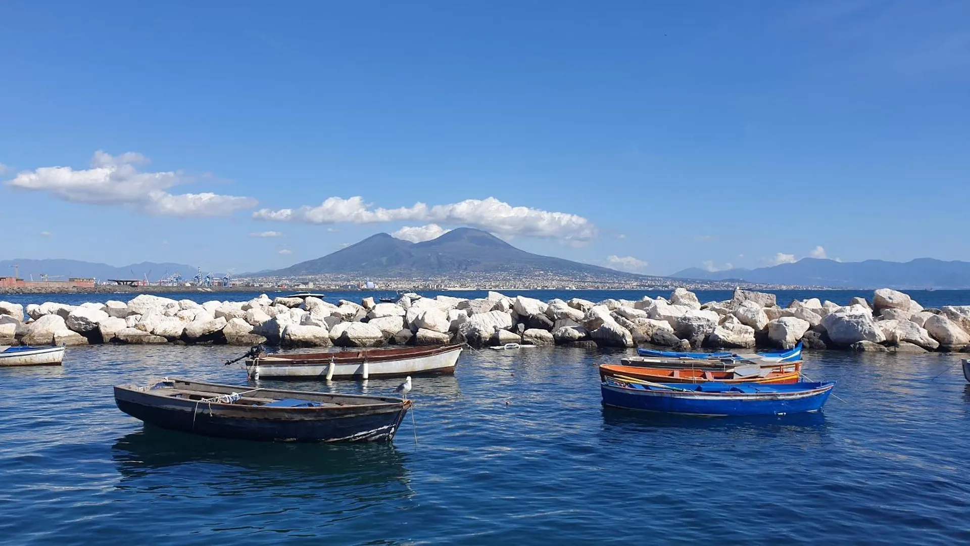 Lucullo'S Home Naples Italy